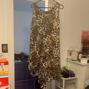 Leopard Print Sleeveless High-low Shirt